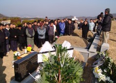 열사묘소 참배